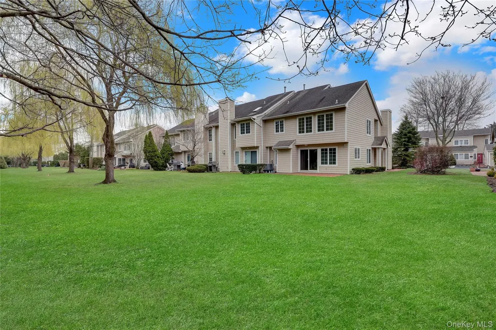 15 Doral Lane Bay Shore NY 11706