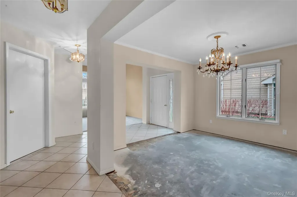 15 Doral Lane Bay Shore NY 11706