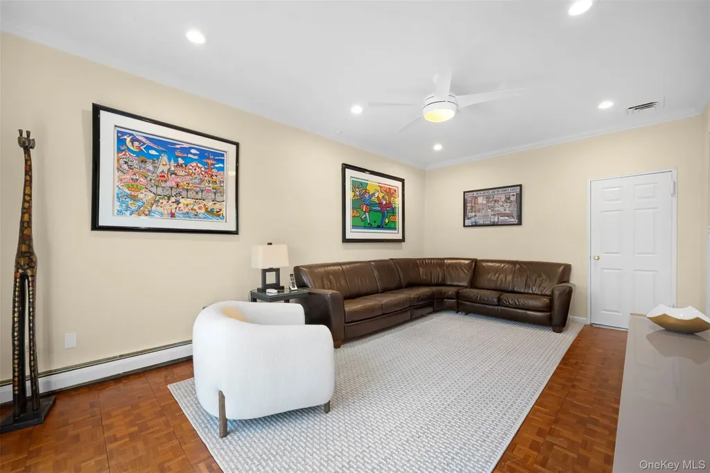 8 Cathy Lane Great Neck NY 11024
