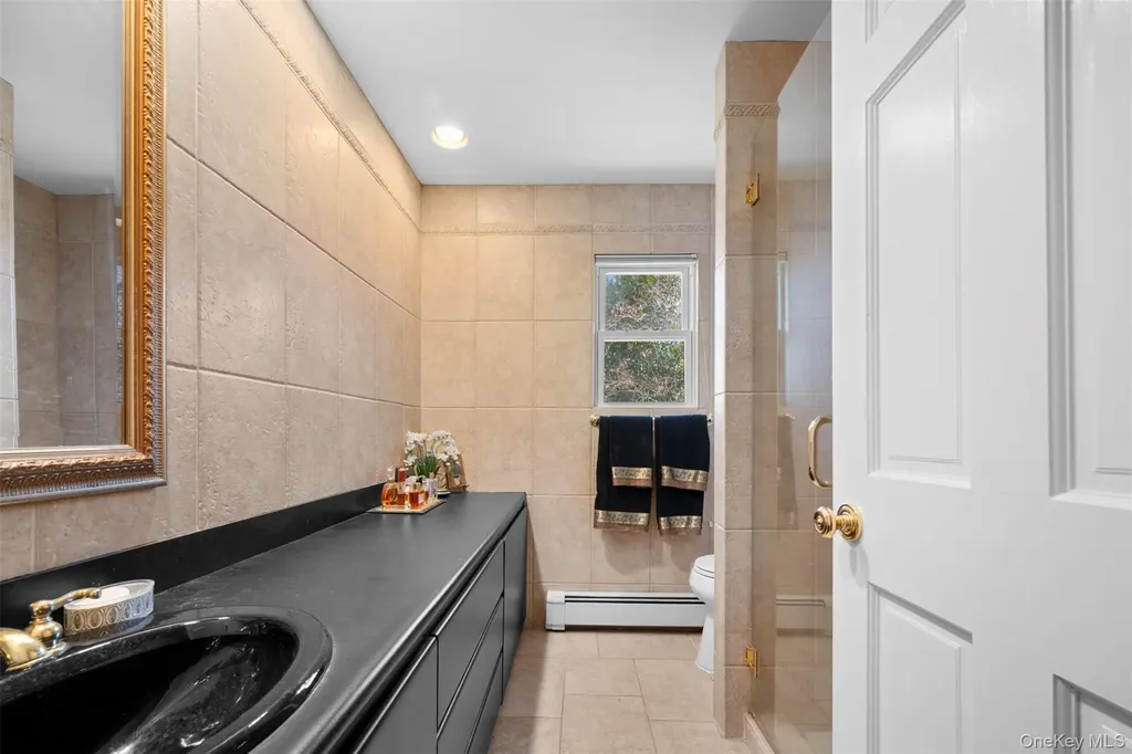 8 Cathy Lane Great Neck NY 11024
