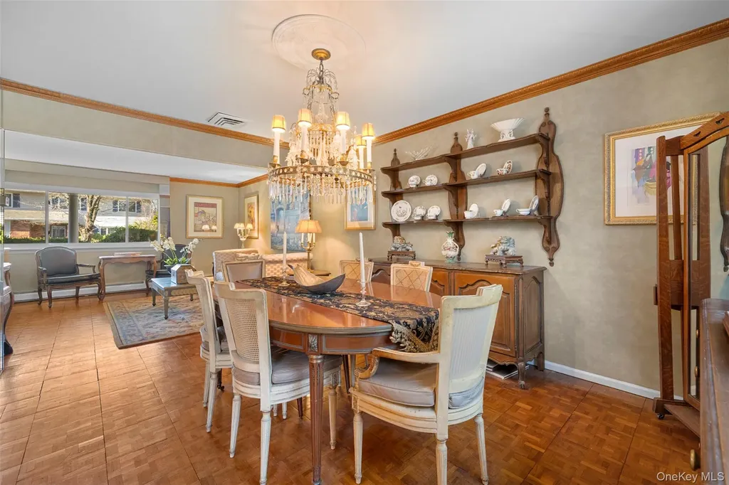 8 Cathy Lane Great Neck NY 11024