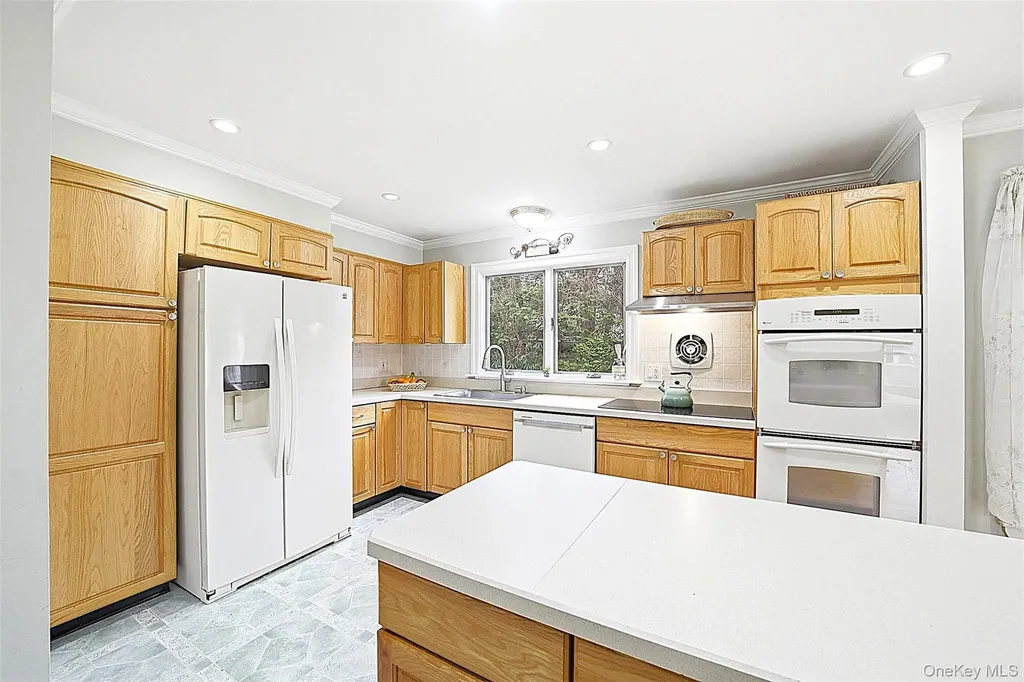 32 Homeside Lane White Plains NY 10605