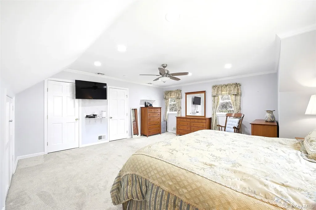 32 Homeside Lane White Plains NY 10605
