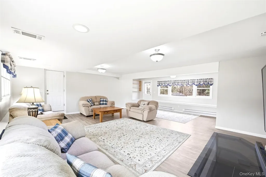 32 Homeside Lane White Plains NY 10605