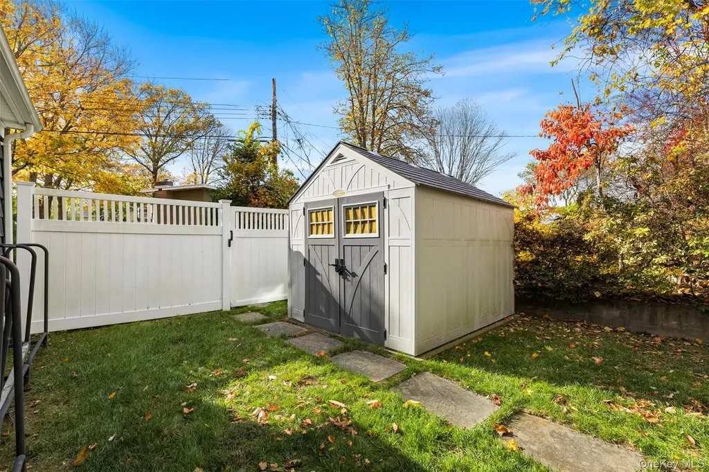 32 Homeside Lane White Plains NY 10605