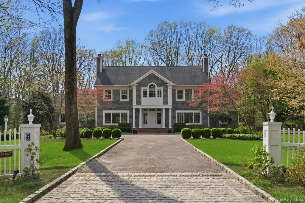 5 Oakwood Drive Lloyd Harbor NY 11743