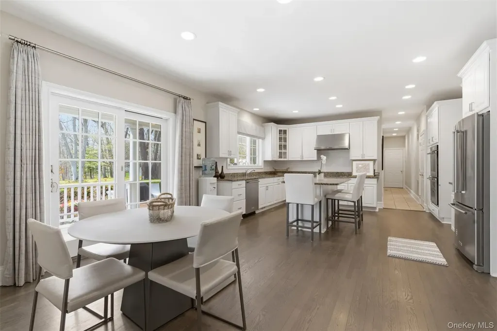 5 Oakwood Drive Lloyd Harbor NY 11743