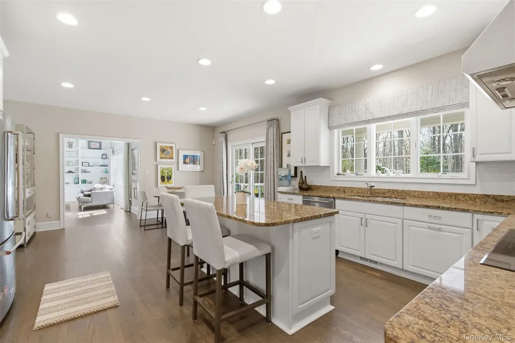 5 Oakwood Drive Lloyd Harbor NY 11743