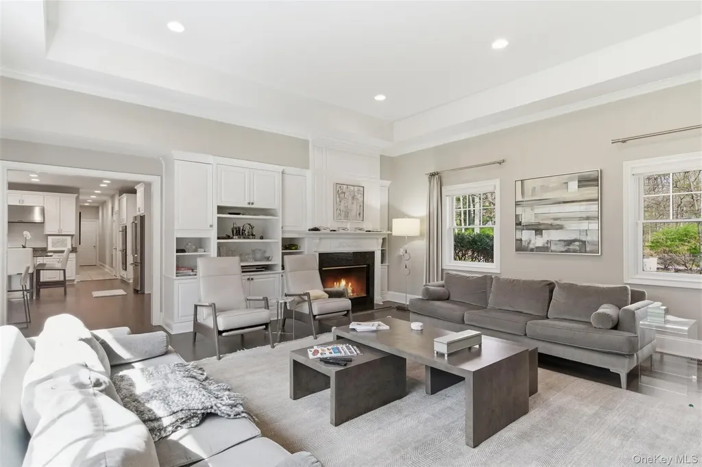 5 Oakwood Drive Lloyd Harbor NY 11743