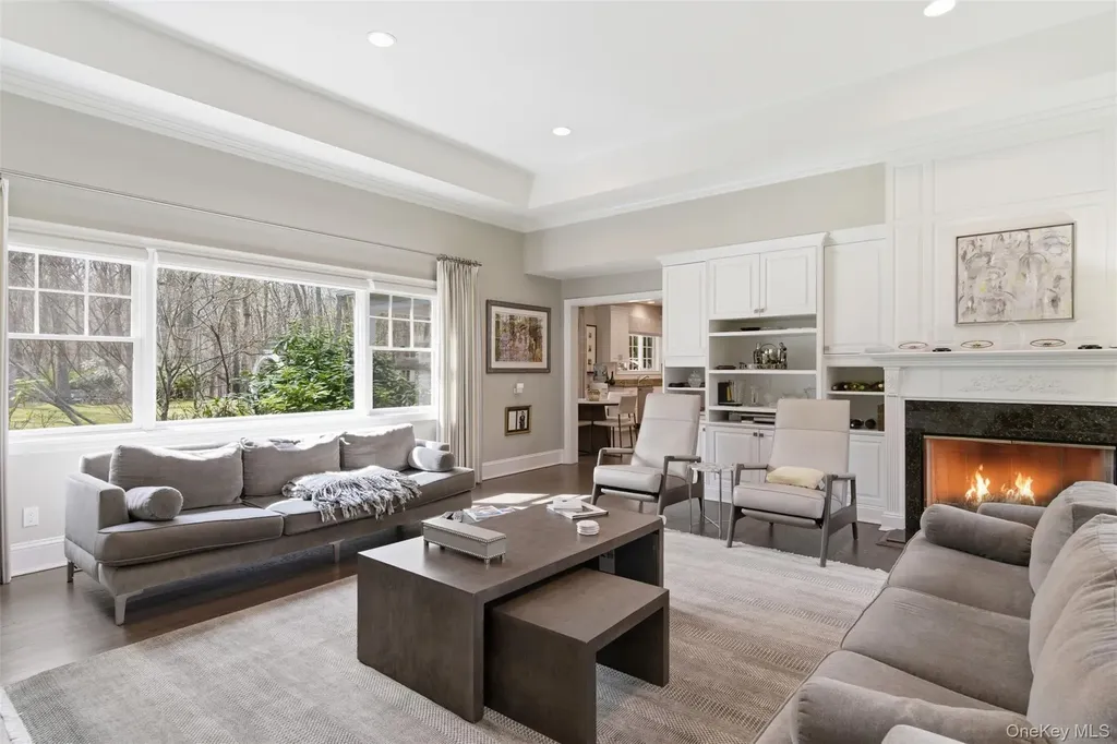 5 Oakwood Drive Lloyd Harbor NY 11743