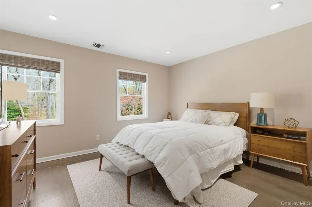 5 Oakwood Drive Lloyd Harbor NY 11743