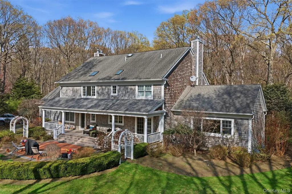 5 Oakwood Drive Lloyd Harbor NY 11743