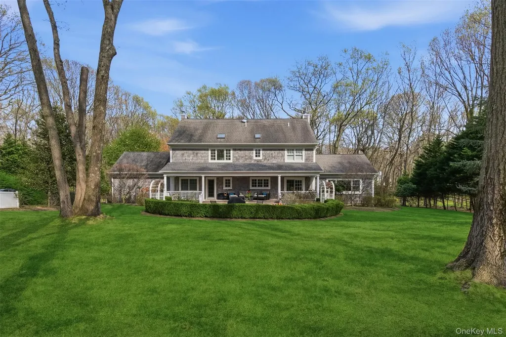 5 Oakwood Drive Lloyd Harbor NY 11743