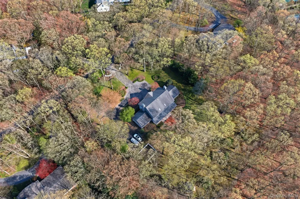 5 Oakwood Drive Lloyd Harbor NY 11743