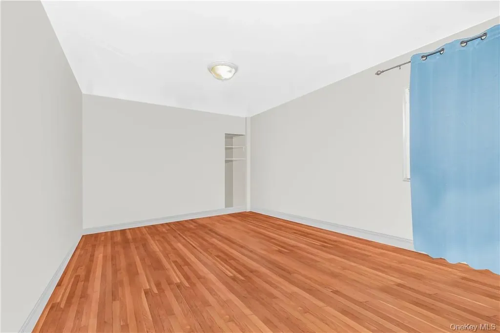 1389 E 233rd Street Bronx NY 10466