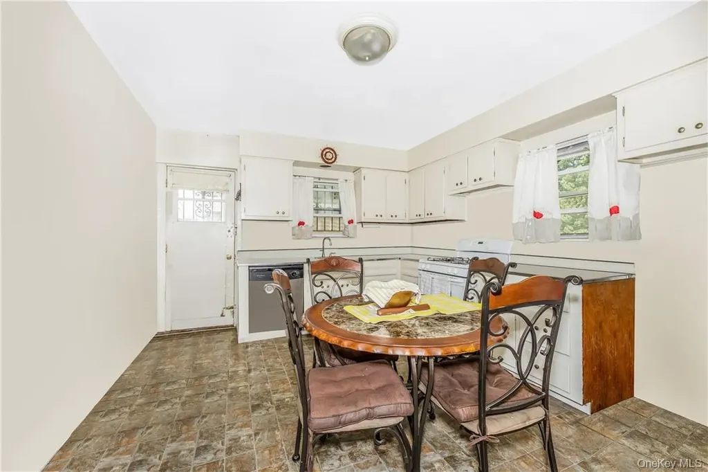 1389 E 233rd Street Bronx NY 10466