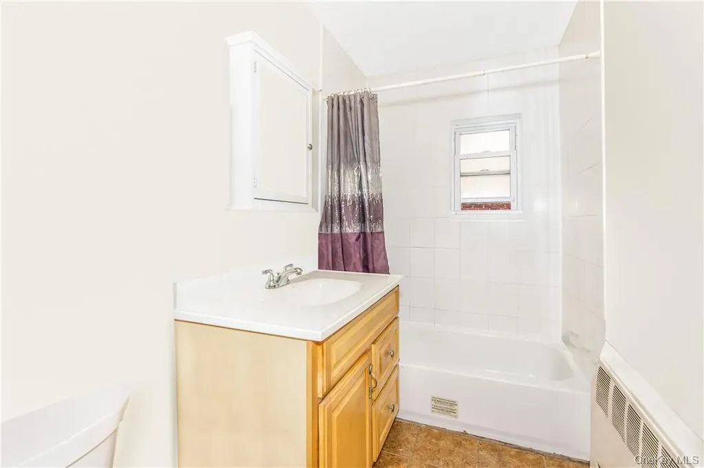 1389 E 233rd Street Bronx NY 10466