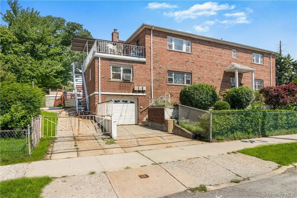 1389 E 233rd Street Bronx NY 10466