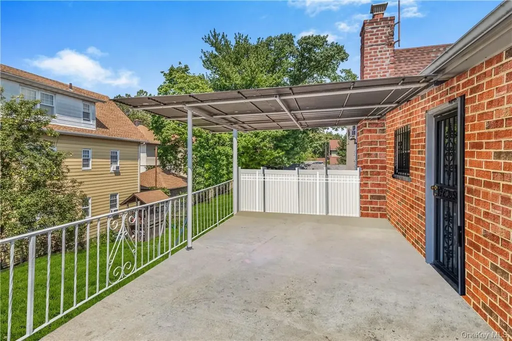 1389 E 233rd Street Bronx NY 10466