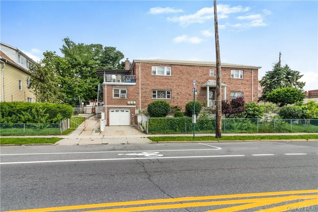1389 E 233rd Street Bronx NY 10466