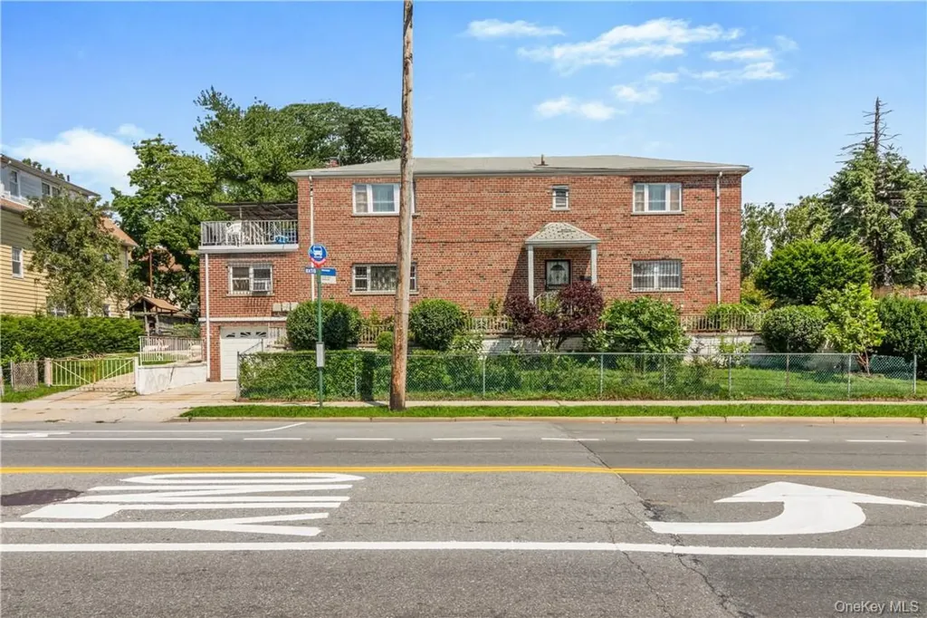 1389 E 233rd Street Bronx NY 10466