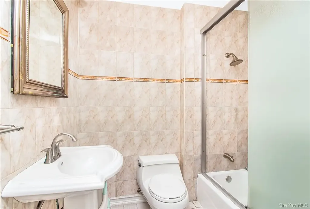 1389 E 233rd Street Bronx NY 10466