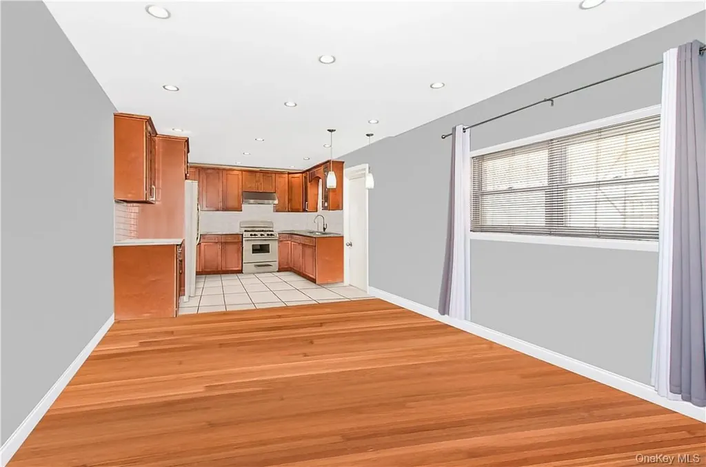 1389 E 233rd Street Bronx NY 10466