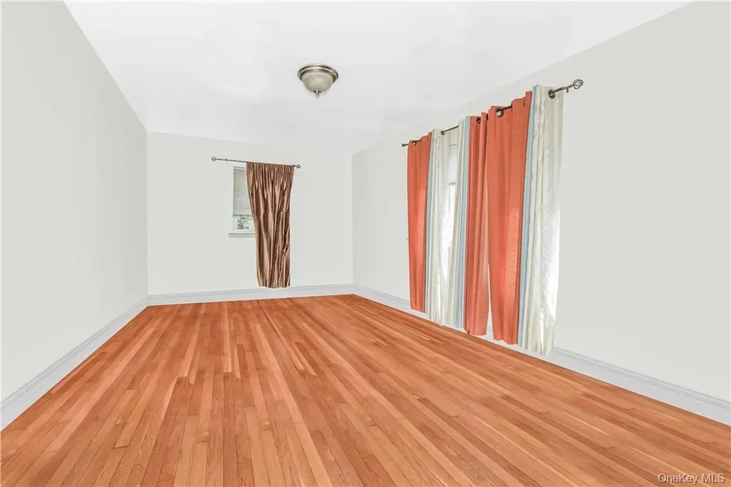 1389 E 233rd Street Bronx NY 10466