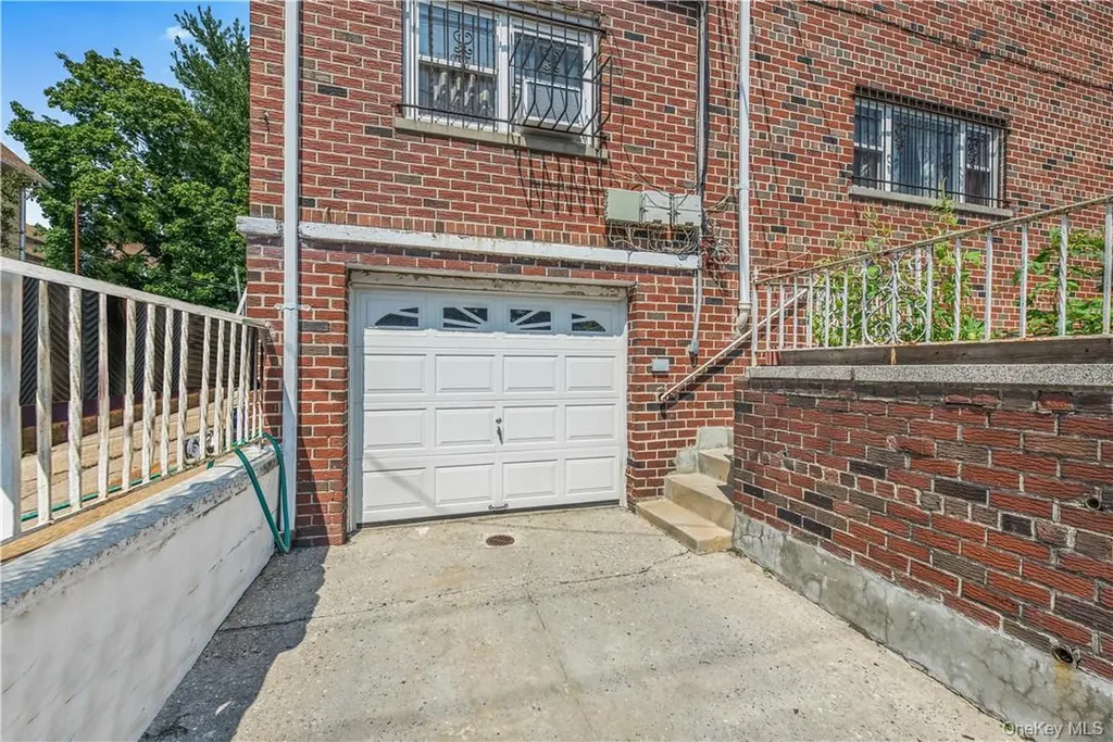 1389 E 233rd Street Bronx NY 10466