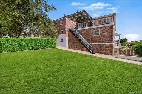 1389 E 233rd Street Bronx NY 10466