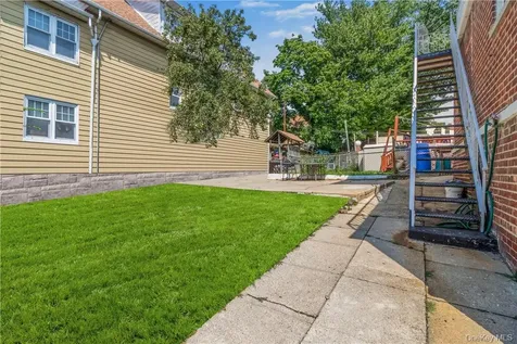 1389 E 233rd Street Bronx NY 10466