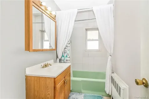 1389 E 233rd Street Bronx NY 10466