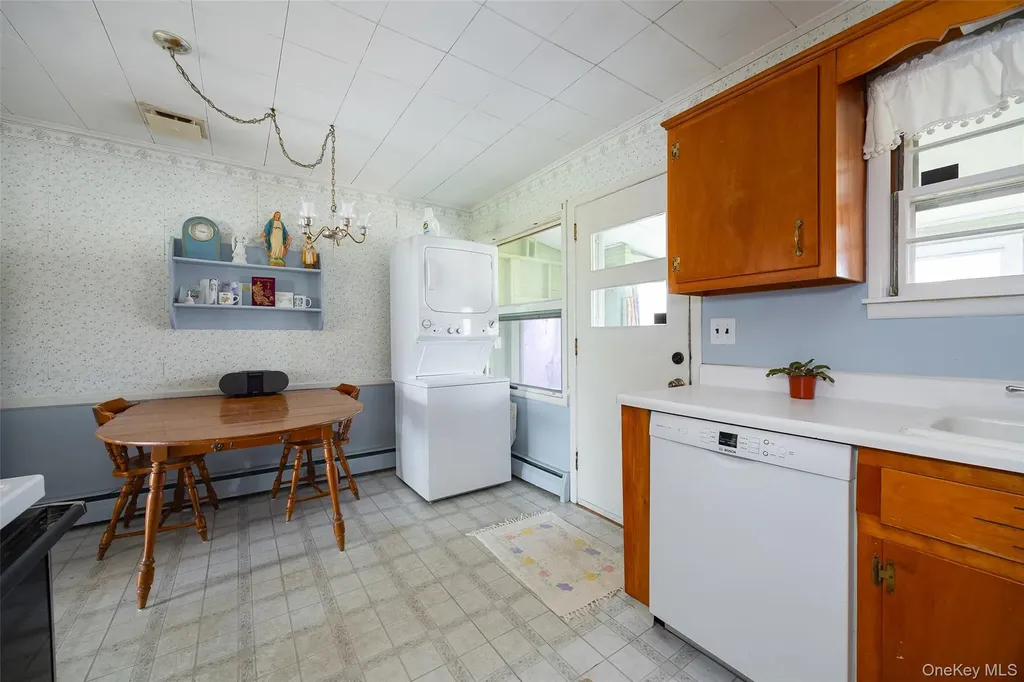 140 Cherrywood Drive Fishkill NY 12524