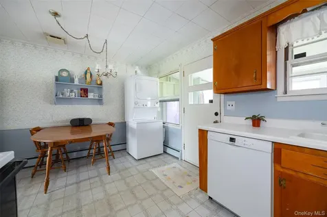 140 Cherrywood Drive Fishkill NY 12524