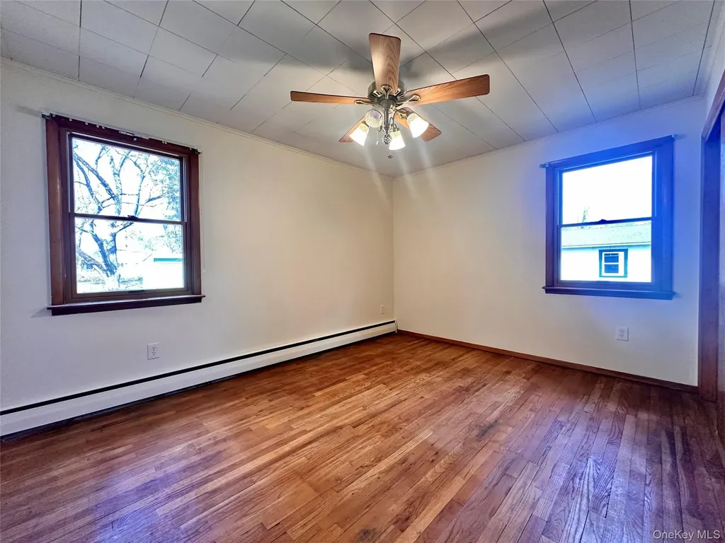 10 Smith Street Red Hook NY 12571