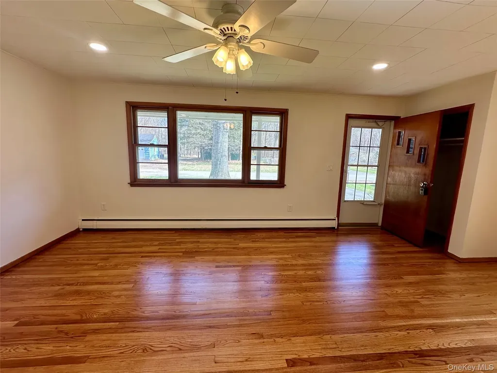 10 Smith Street Red Hook NY 12571