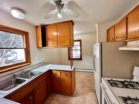 10 Smith Street Red Hook NY 12571