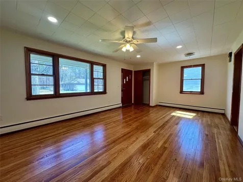 10 Smith Street Red Hook NY 12571