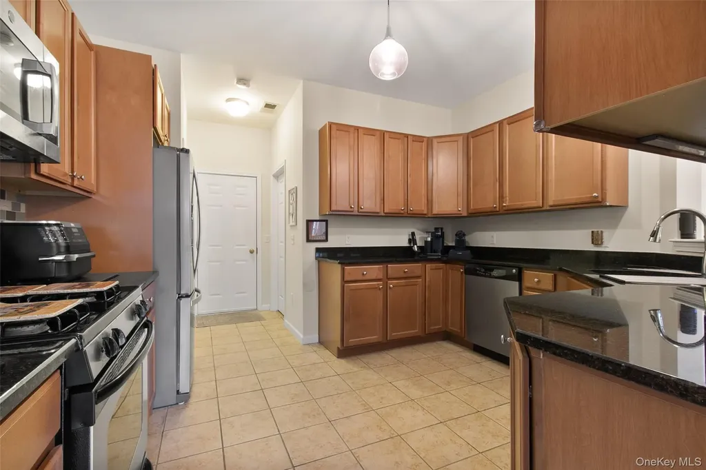 19 Revolution Road Cold Spring NY 10516