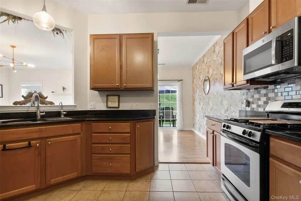 19 Revolution Road Cold Spring NY 10516
