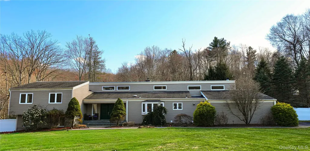 6 Bedell Road Amawalk NY 10501