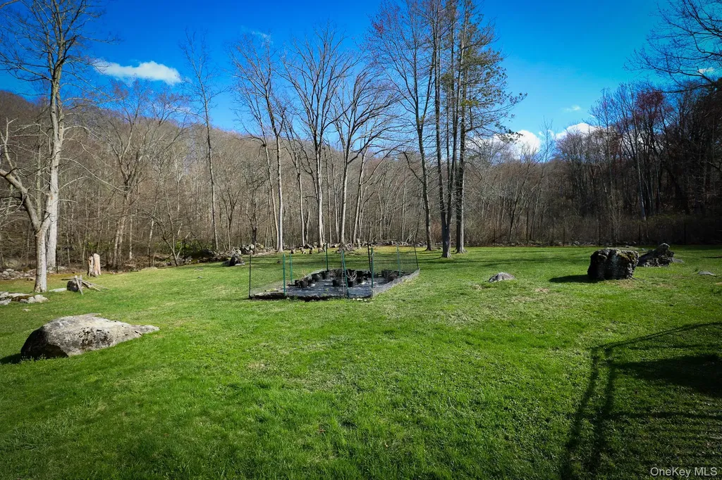 6 Bedell Road Amawalk NY 10501