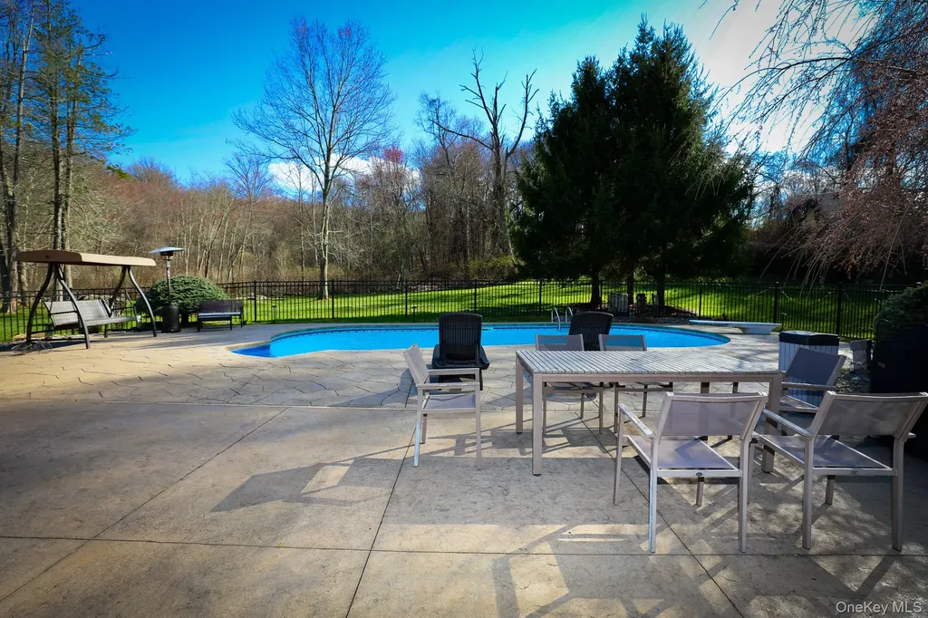 6 Bedell Road Amawalk NY 10501