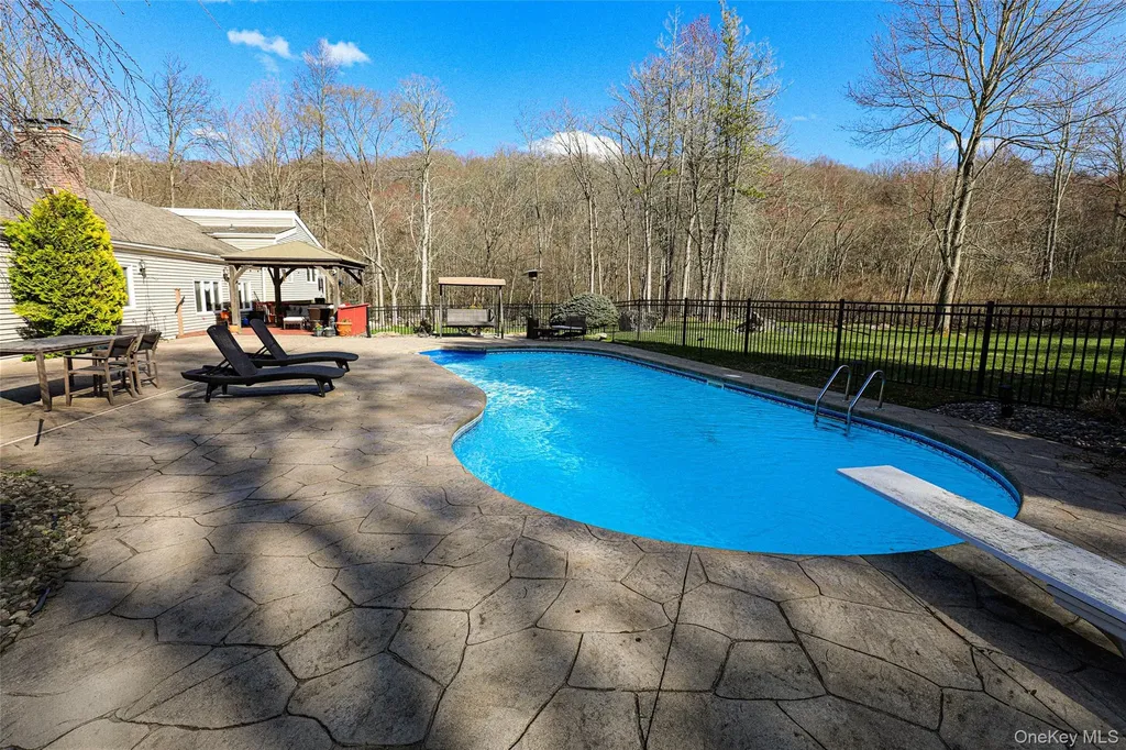 6 Bedell Road Amawalk NY 10501