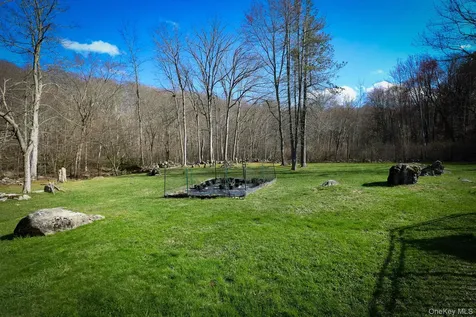 6 Bedell Road Amawalk NY 10501