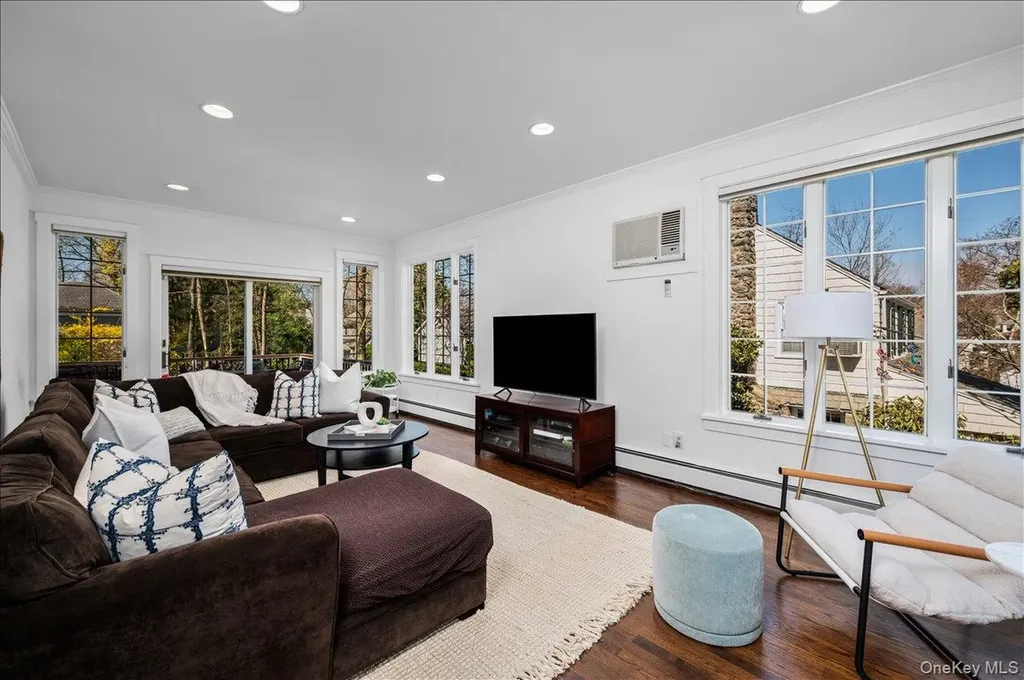 85 Lansdowne Drive Larchmont NY 10538