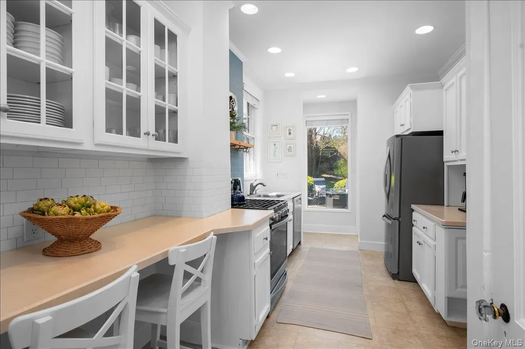 85 Lansdowne Drive Larchmont NY 10538