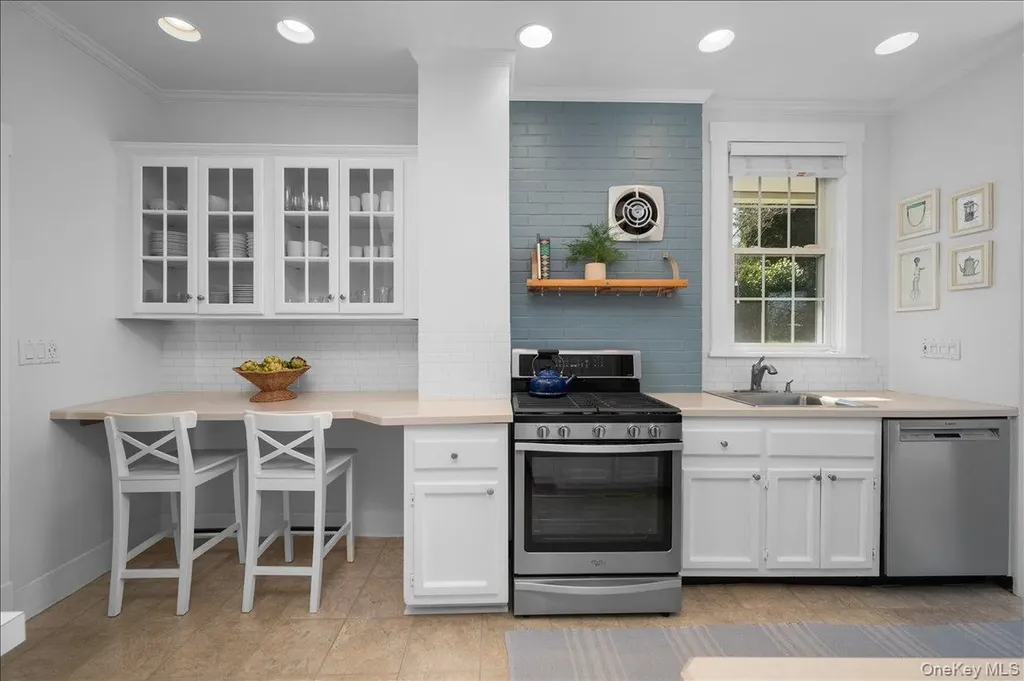 85 Lansdowne Drive Larchmont NY 10538