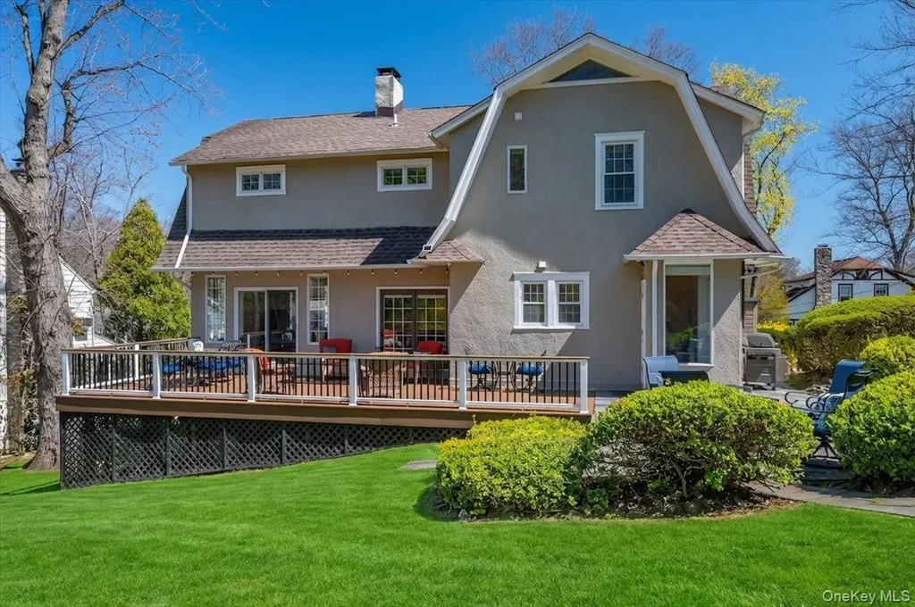 85 Lansdowne Drive Larchmont NY 10538