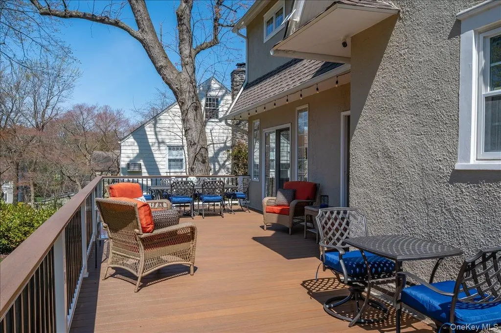 85 Lansdowne Drive Larchmont NY 10538